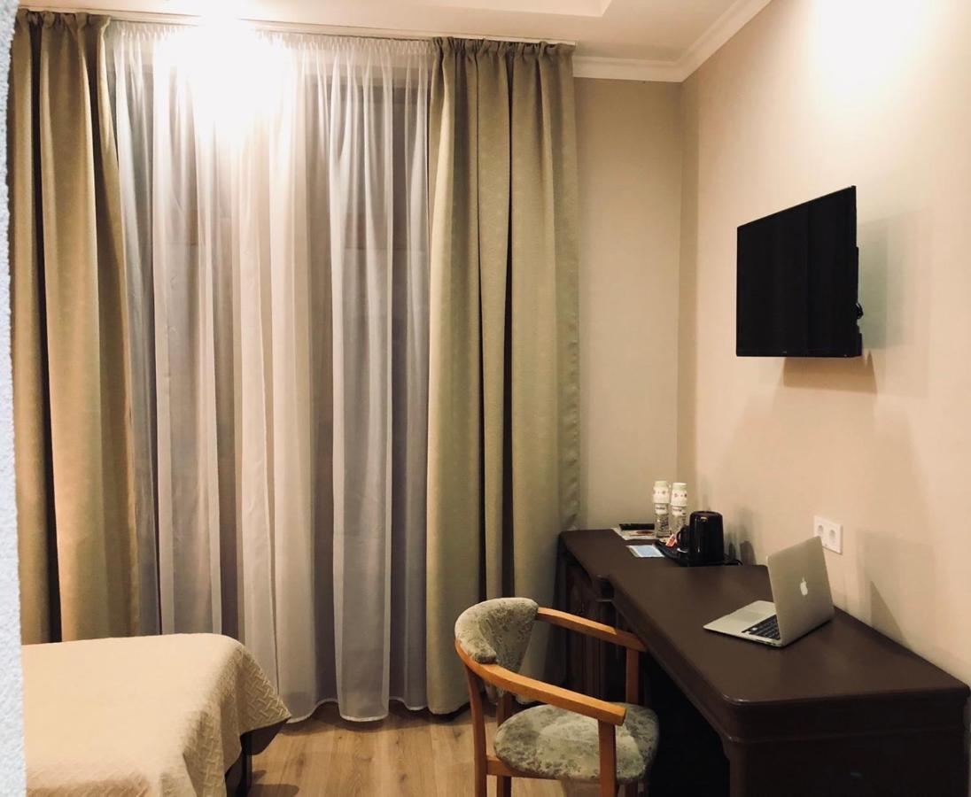 Atlant Hotel Uzhhorod Εξωτερικό φωτογραφία