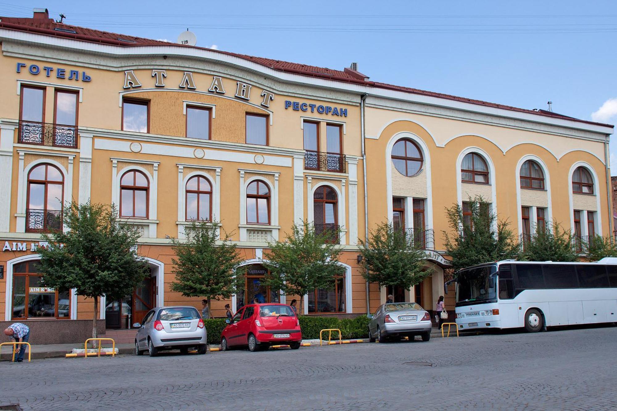 Atlant Hotel Uzhhorod Εξωτερικό φωτογραφία