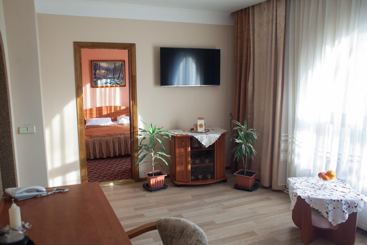 Atlant Hotel Uzhhorod Εξωτερικό φωτογραφία